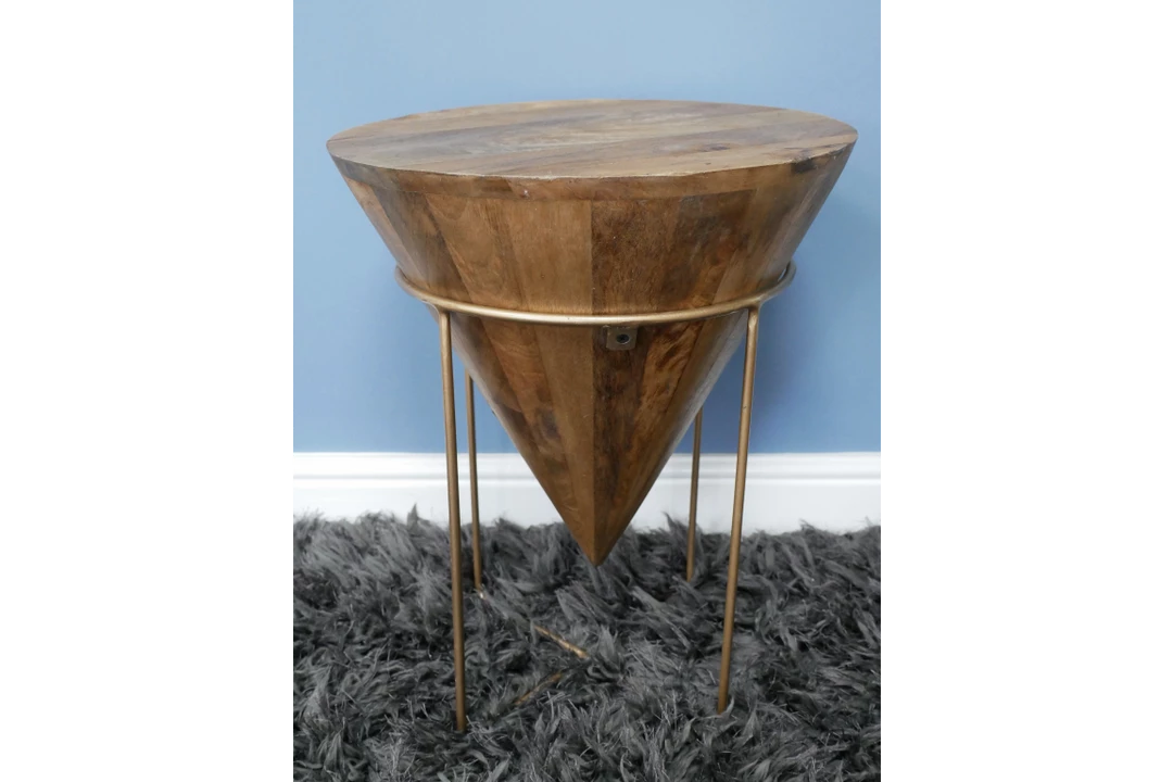 Dutch Brothers Plant Stand / Side Table GENERAL GIFTS 6 Dutch Brothers Plant Stand / Side Table GENERAL GIFTS