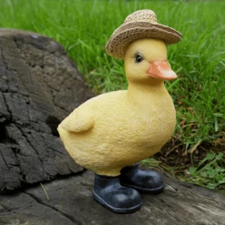 Giftworks Chick With Hat Ornament