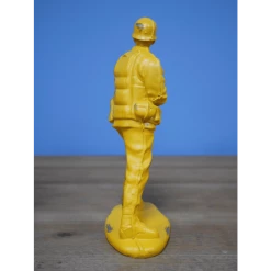 Dutch Brothers Soldier (Yellow)