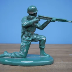 Dutch Brothers GENERAL GIFTS Soldier (Kneeling Position Green)