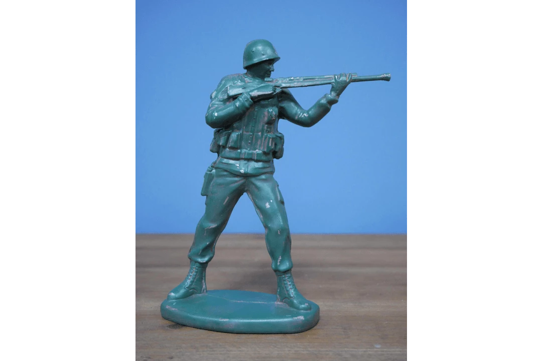 Dutch Brothers GENERAL GIFTS Soldier (Standing Position Green) 6 Dutch Brothers GENERAL GIFTS Soldier (Standing Position Green)
